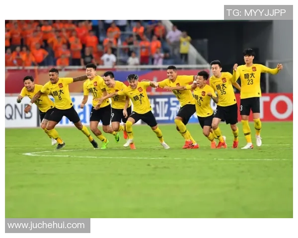 吉达阿赫利与扎巴汉的激烈对决展现足球魅力与团队精神 吉达阿赫利与扎巴汉的激烈对决展现足球魅力与团队精神